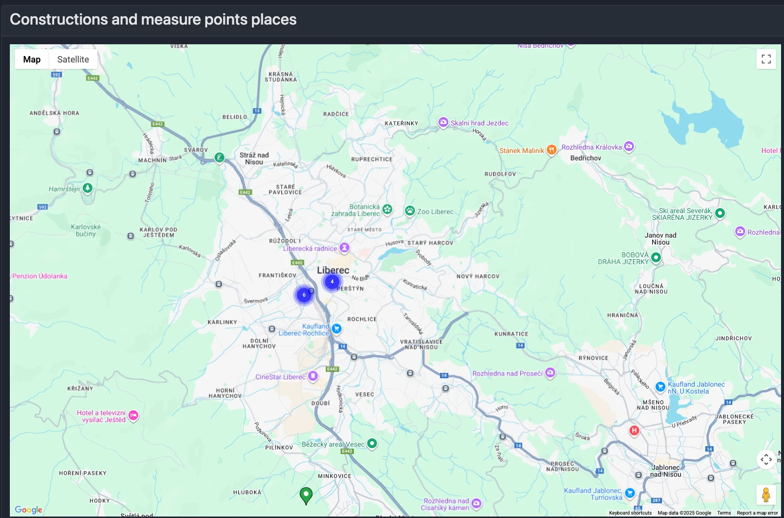 Full-screen map with clustered markers