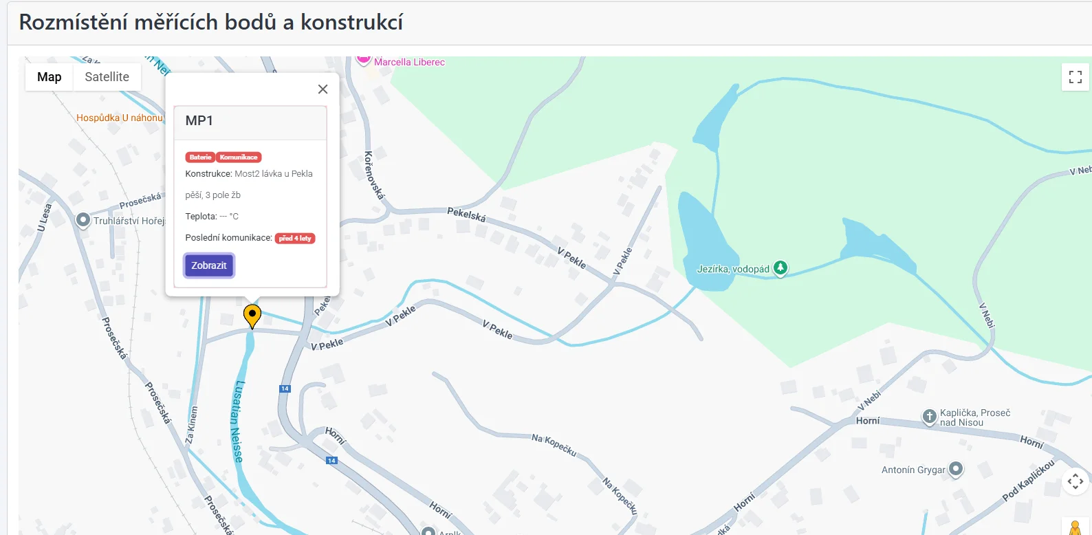 Celá obrazovka mapy se shlukovanými značkami